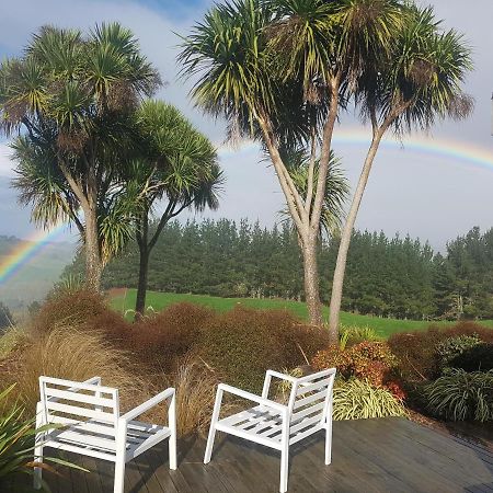 Above The River Karapiro Bed & Breakfast Екстер'єр фото