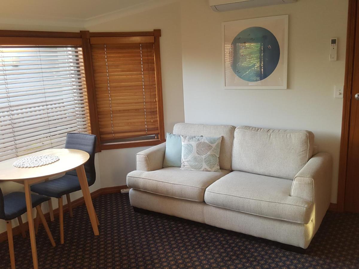 Above The River Karapiro Bed & Breakfast Екстер'єр фото