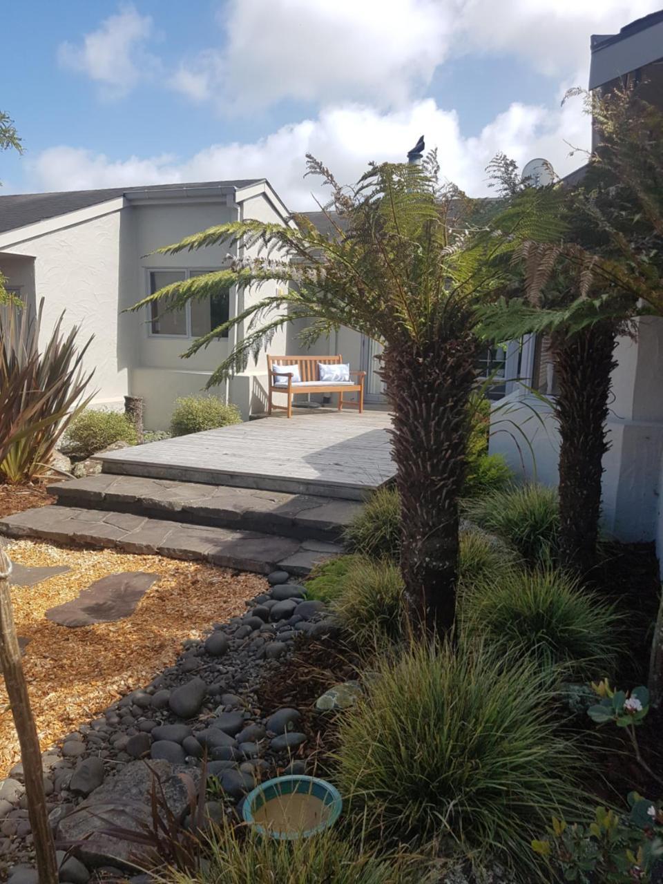 Above The River Karapiro Bed & Breakfast Екстер'єр фото
