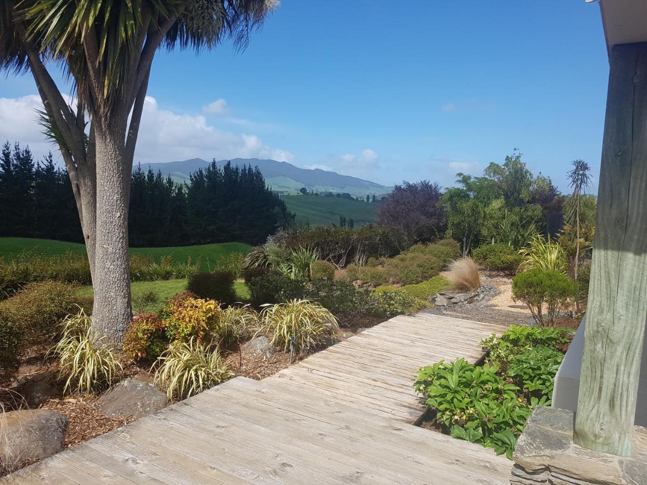 Above The River Karapiro Bed & Breakfast Екстер'єр фото