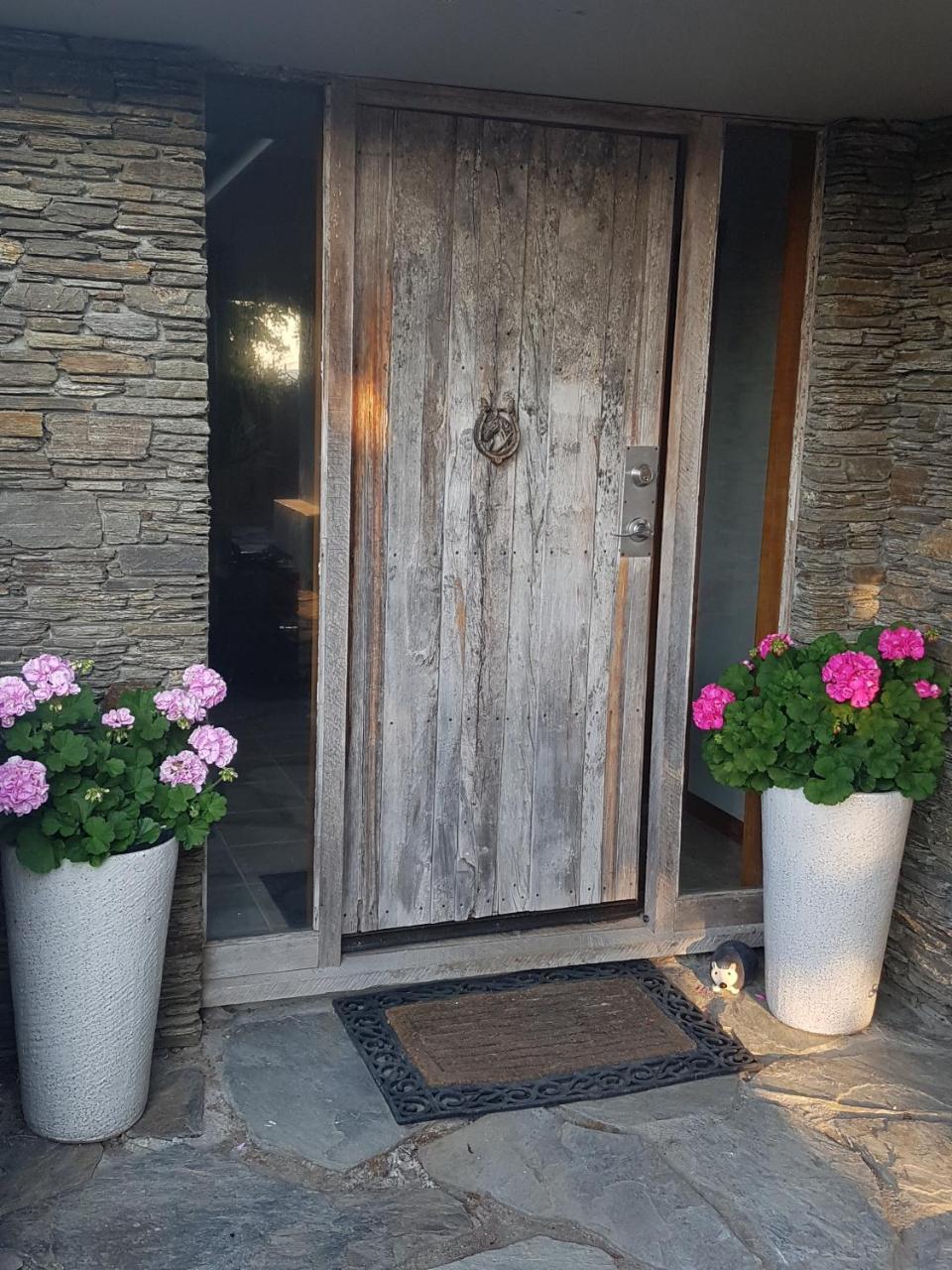 Above The River Karapiro Bed & Breakfast Екстер'єр фото