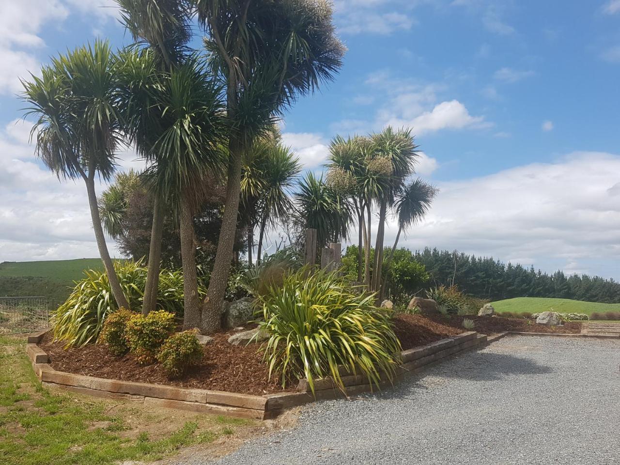Above The River Karapiro Bed & Breakfast Екстер'єр фото