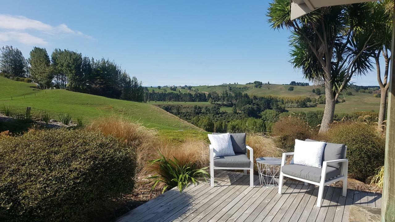 Above The River Karapiro Bed & Breakfast Екстер'єр фото