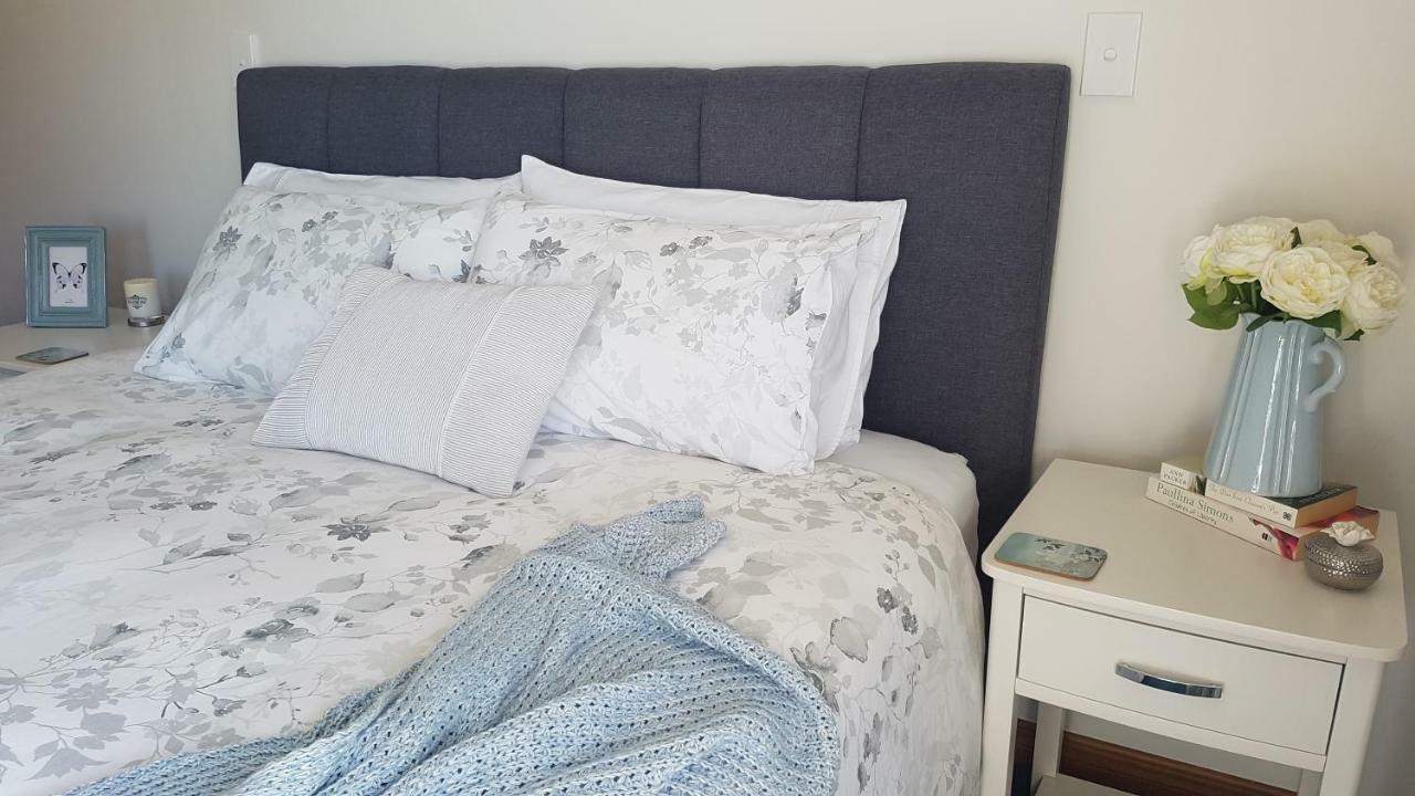 Above The River Karapiro Bed & Breakfast Екстер'єр фото